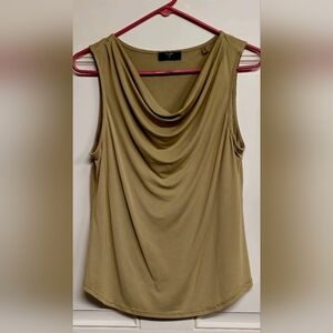 Women's Size Medium Tahari Sleeveless Tan Scoop Neck Business/Casual BNWOT Top!✨